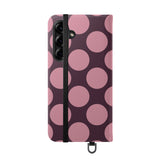Samsung Galaxy S25 Plus vegānas ādas Vāciņš-maciņš – Pink Plum Polka Dot dizains